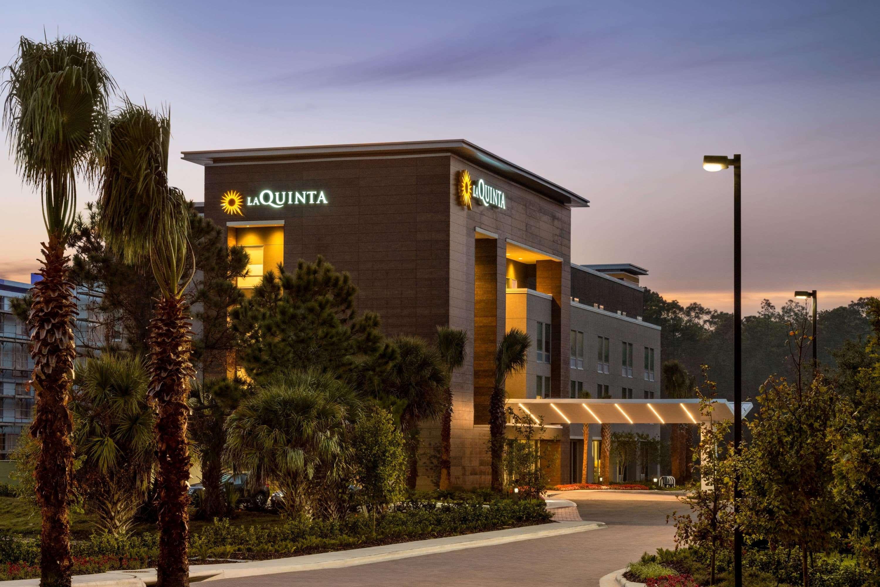 La Quinta Inn & Suites By Wyndham Orlando I-Drive Theme Parks Williamsburg 外观 照片
