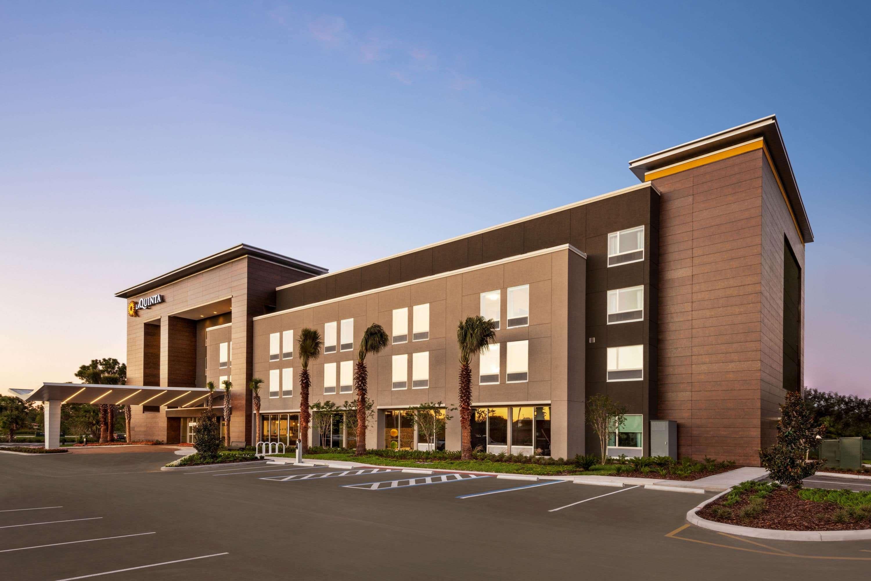 La Quinta Inn & Suites By Wyndham Orlando I-Drive Theme Parks Williamsburg 外观 照片